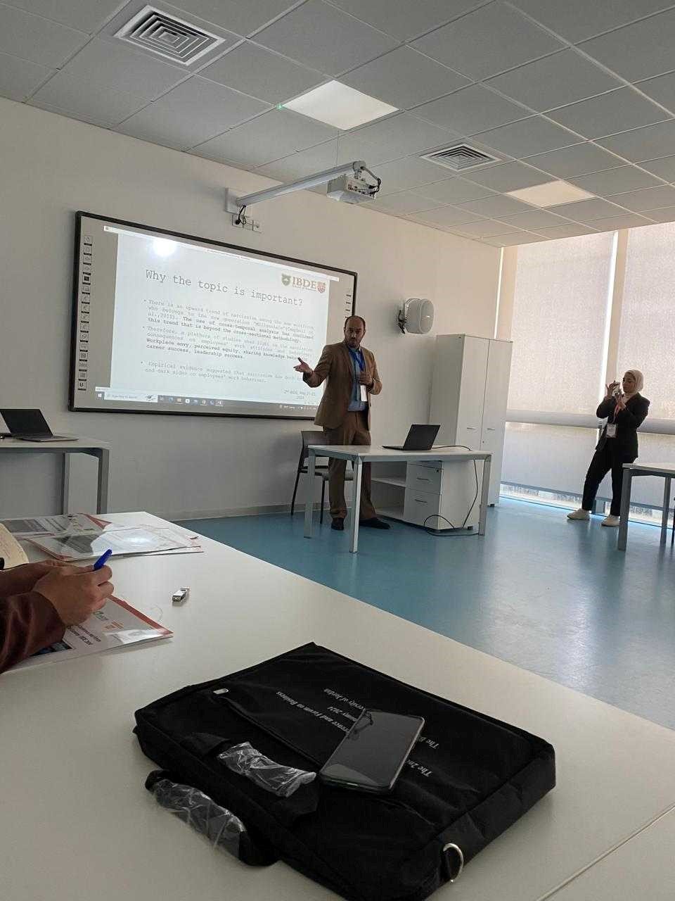 كلية التجارة والعلوم الإدارية تشارك في المؤتمر الدولي لإدارة الأعمال والأقتصاد الرقمي بالأردن. CCBA Participates in “IBDE Conference 2024” in Jordan.